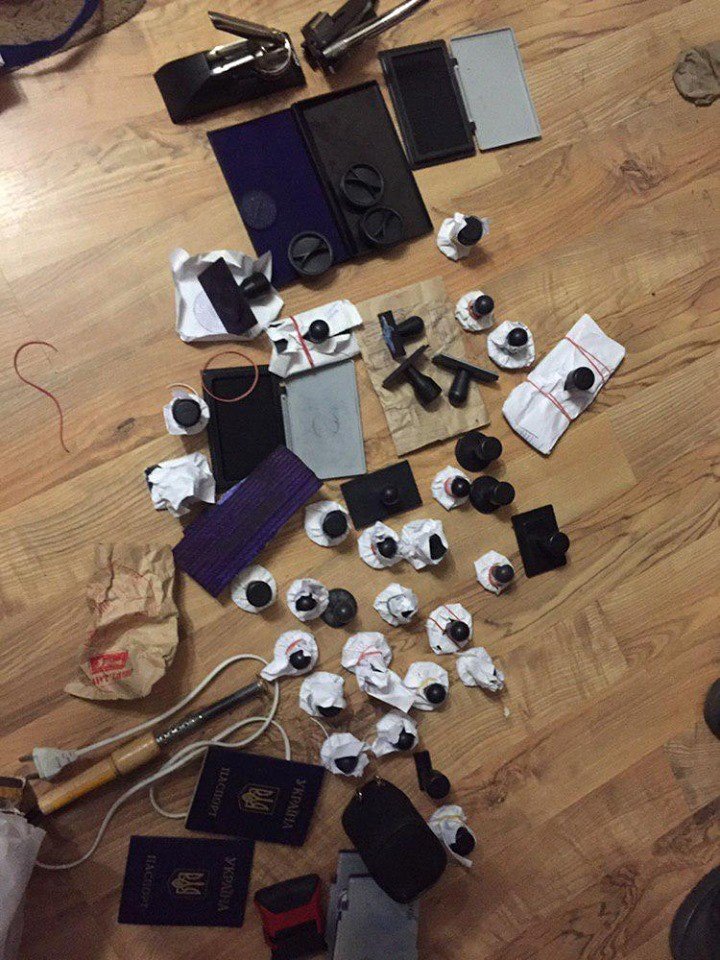 В Днепре банда мошенников обманула женщину на 10 тысяч долларов: прокурор Халин рассказал подробности 2