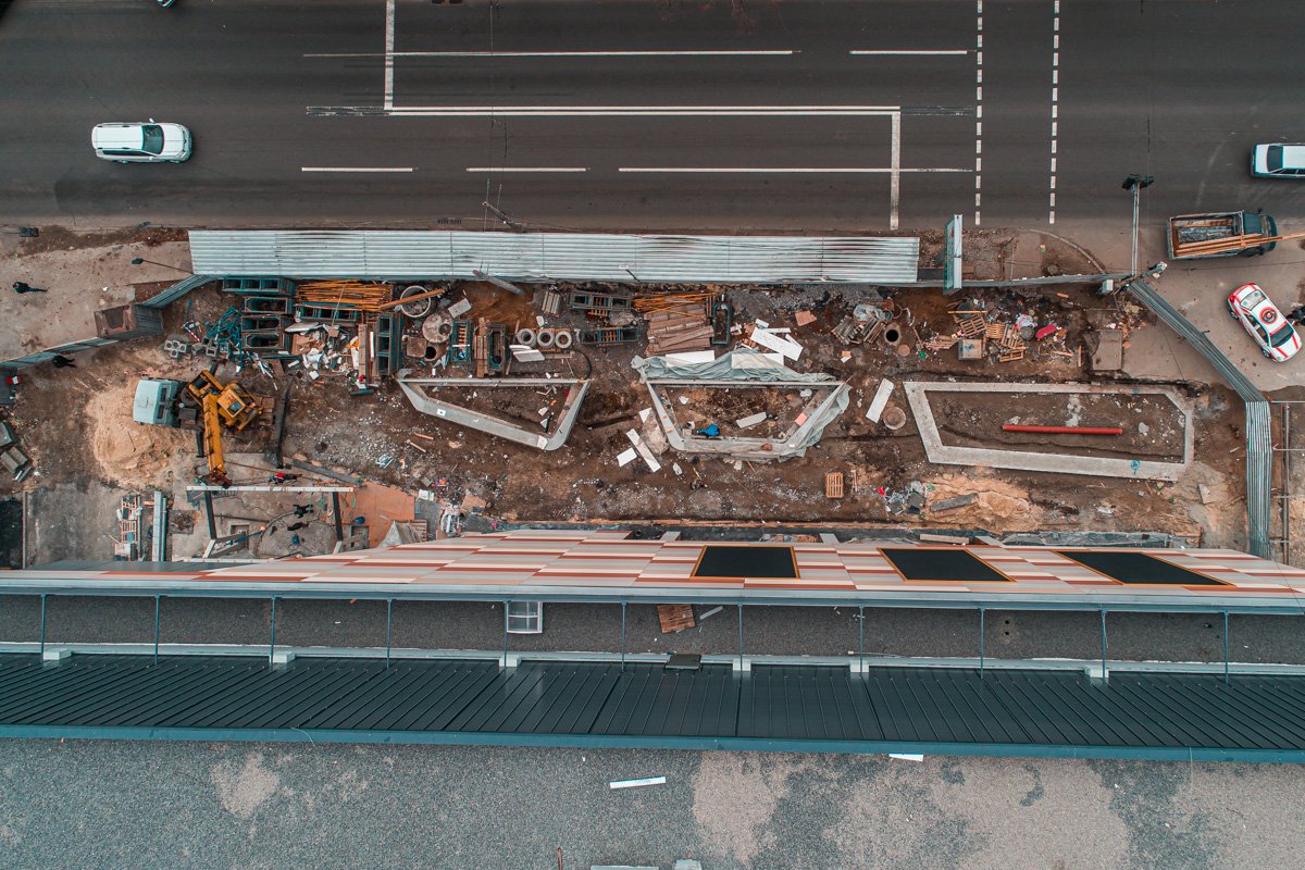 Внутри отделочные работы готовы на 80% Внутри отделочные работы готовы на 80%