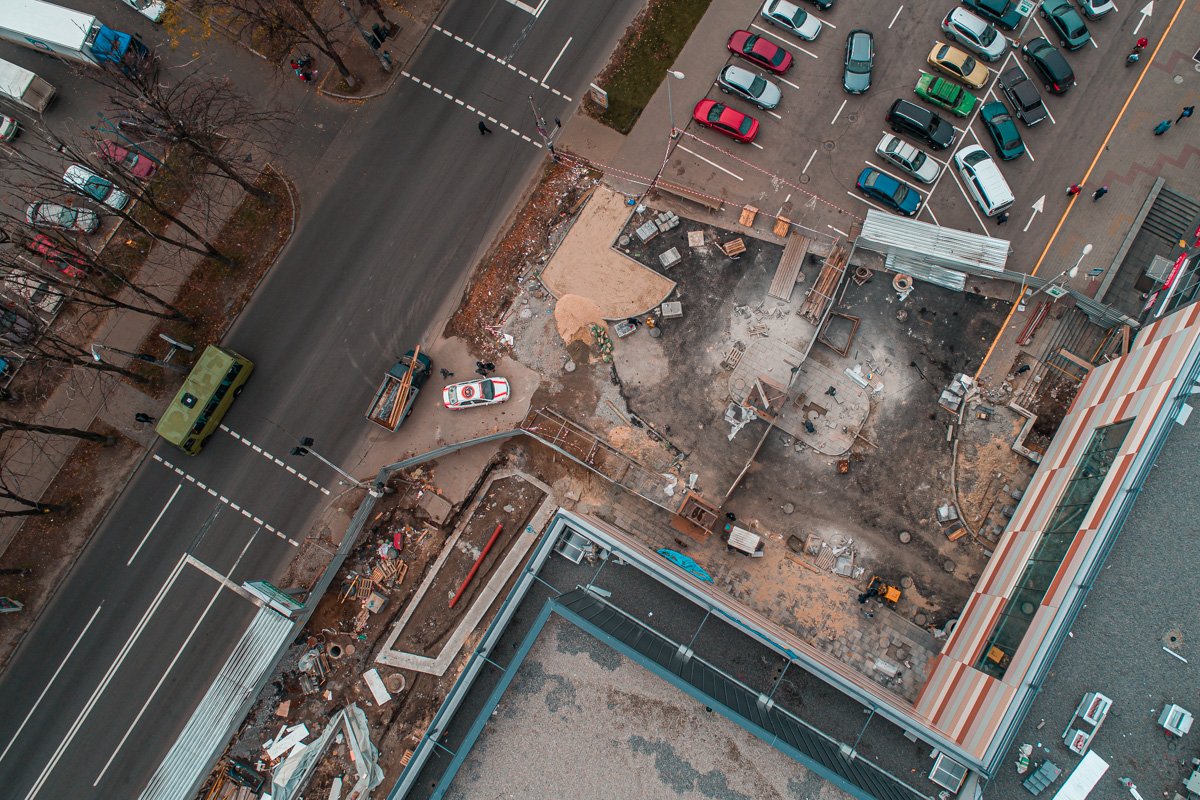 Подписываются договоры с представителями бутиков Подписываются договоры с представителями бутиков