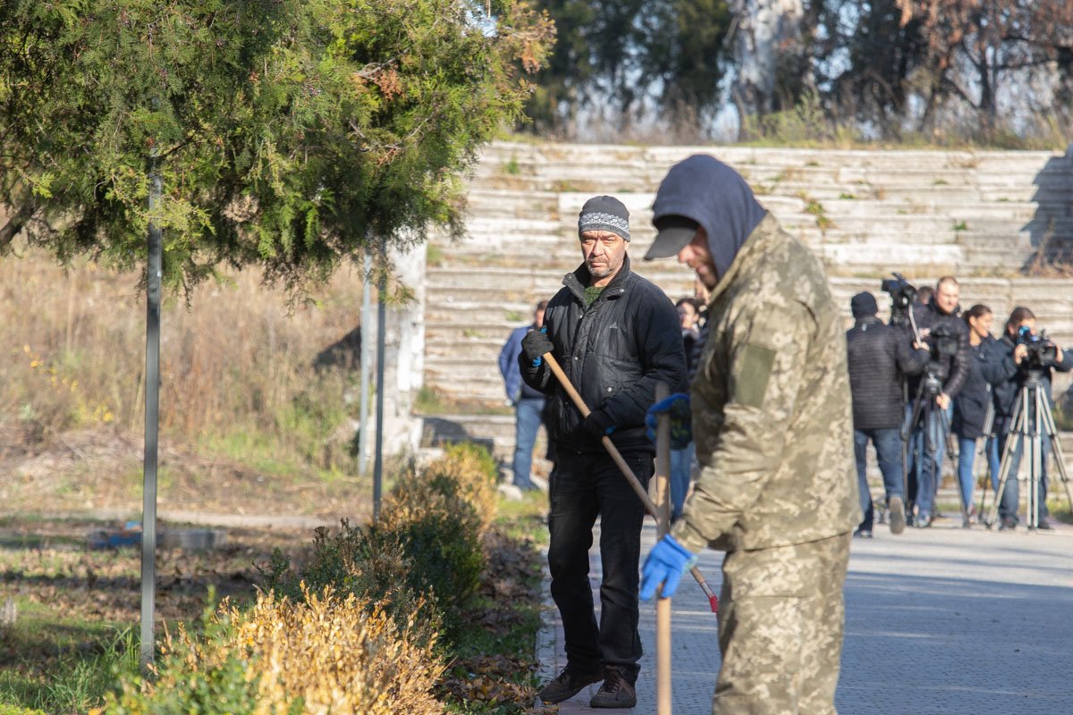 У каждого на это своя причина, но, тем не менее, решают проблему они по одинаковой схеме У каждого на это своя причина, но, тем не менее, решают проблему они по одинаковой схеме