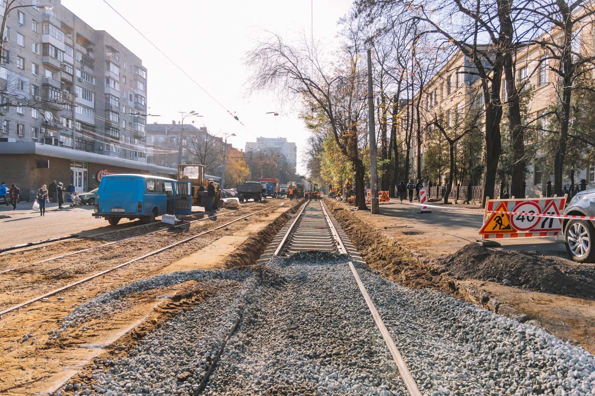 На проспекте Гагарина ремонтируют травмайные пути