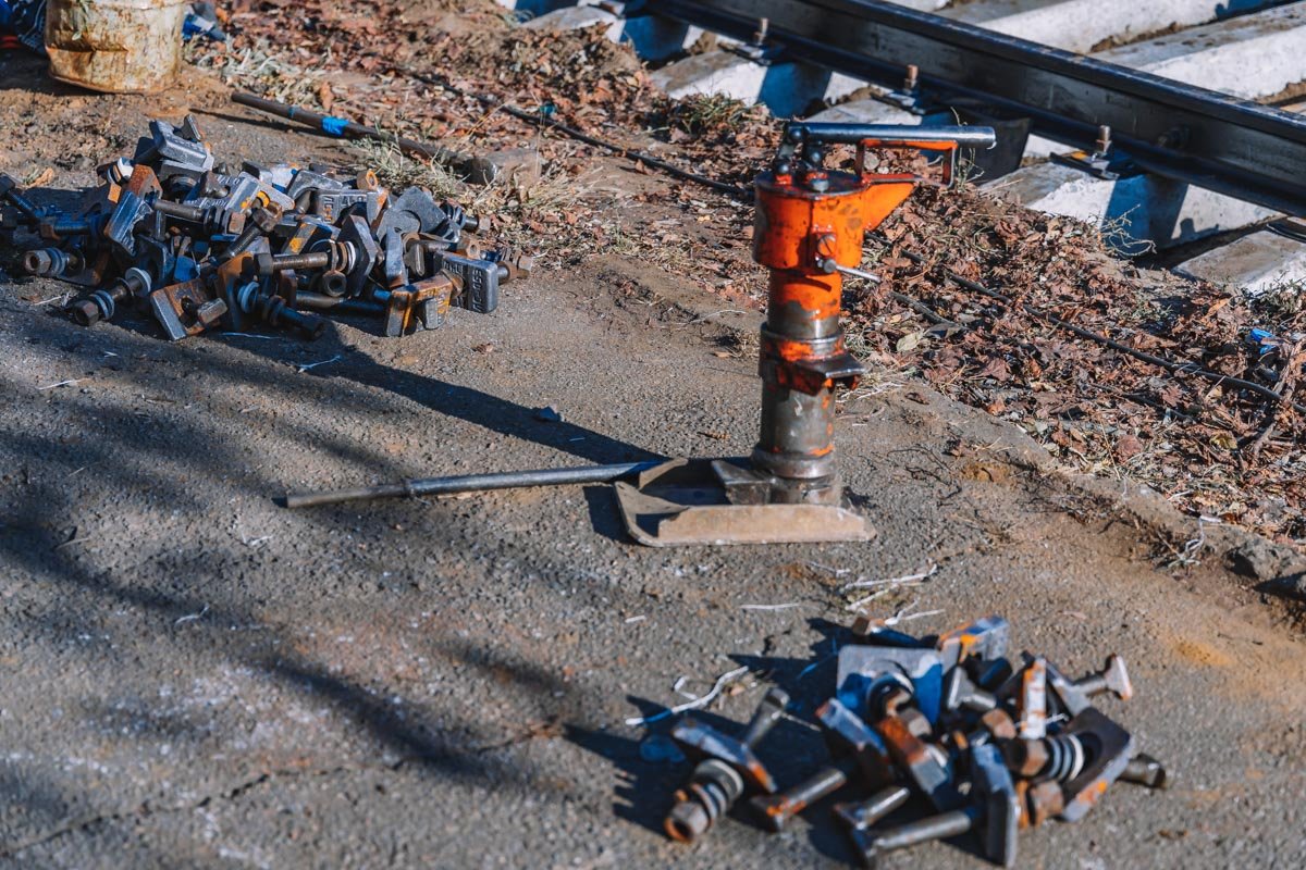 Все это никак не связано с провалом под общежитием 