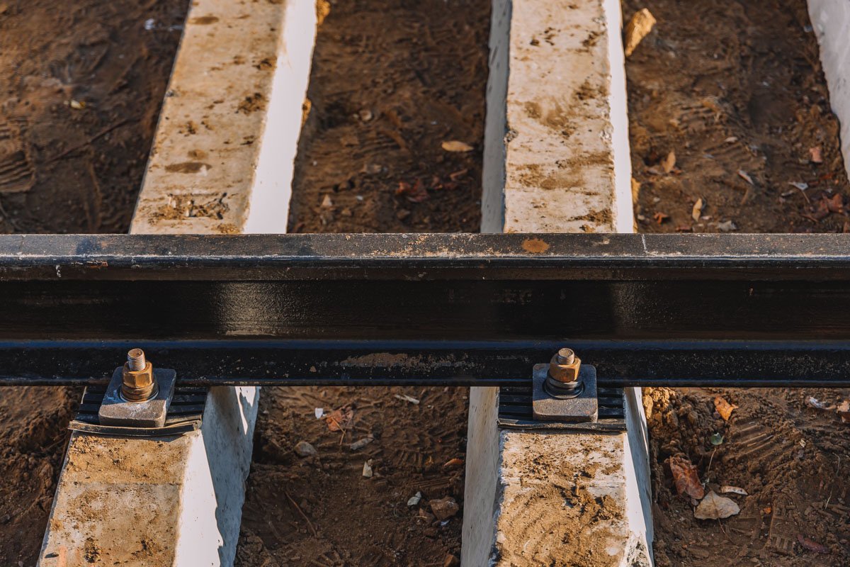 Со слов рабочих, они заменят 125 метров трамвайного полотна