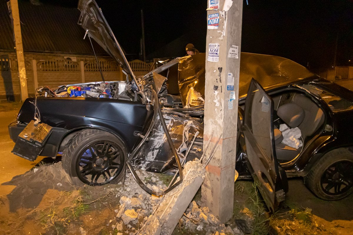Водителя с многочисленными переломами увезла скорая