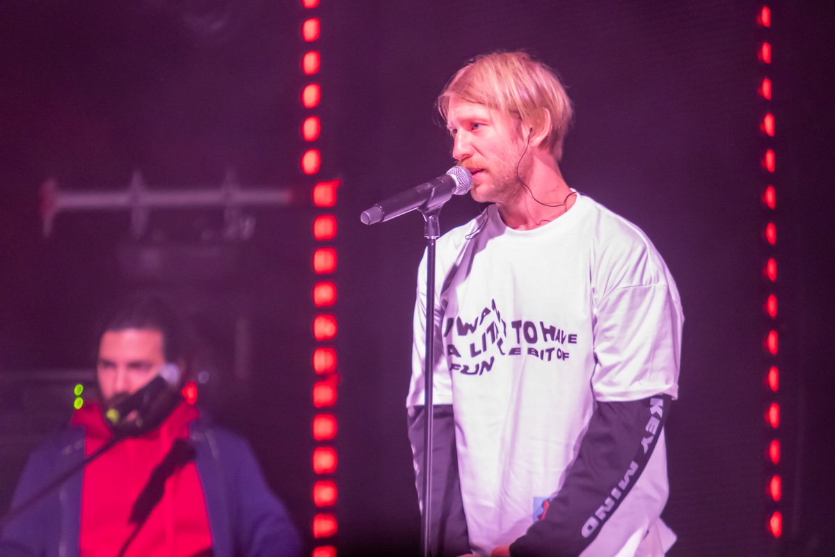 Рифмы в рабство, бит для братства, чек на раз-два, хлеб на масло