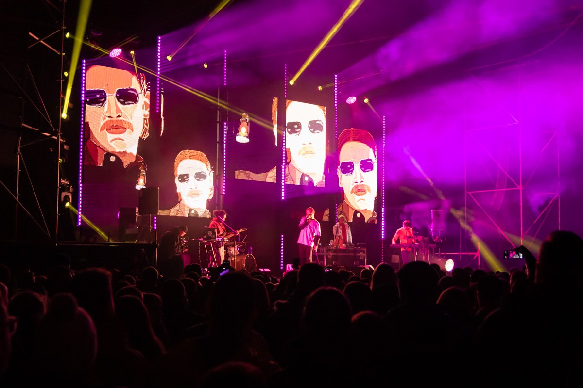 Для десятка из ста мысль песни проста