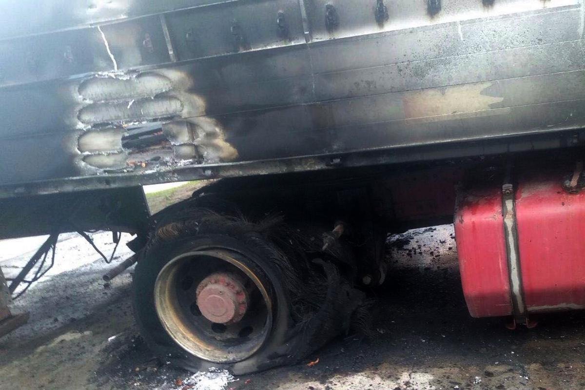 Загорелись колеса тягача