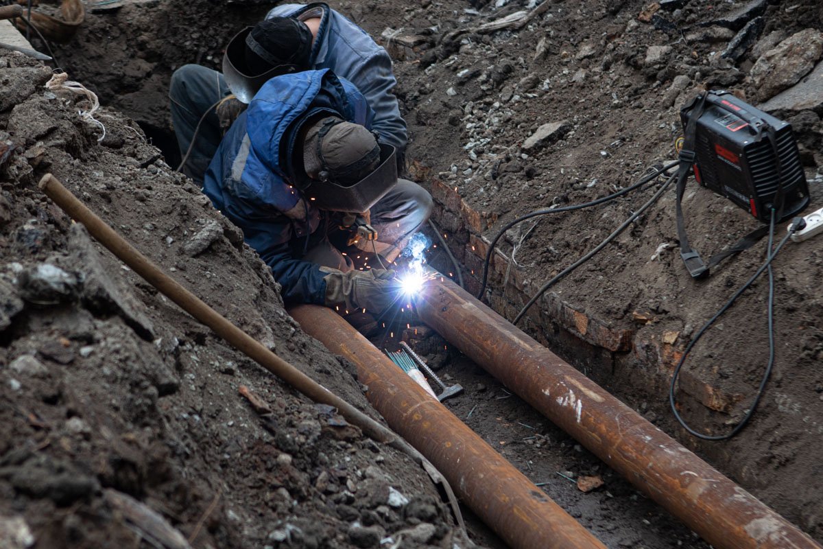 Судя по всему, коммунальщики заканчивают сварочные работы Судя по всему, коммунальщики заканчивают сварочные работы