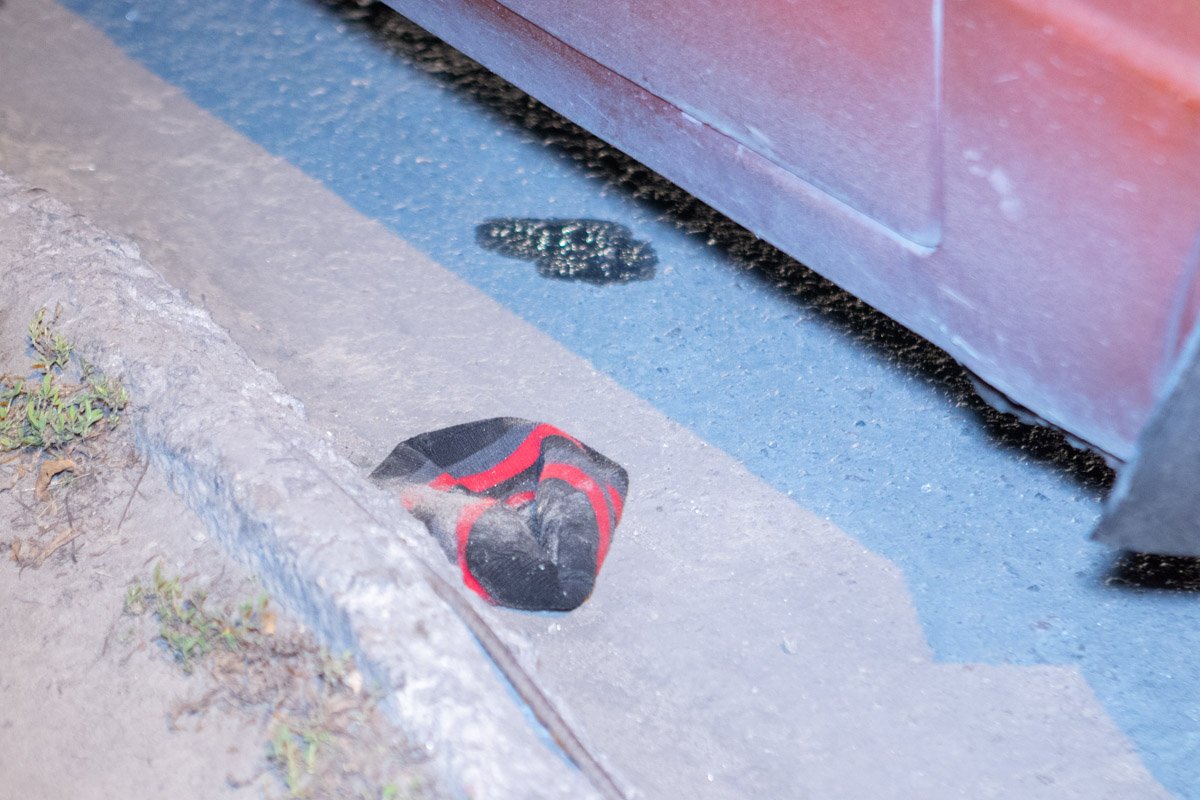 Пешеход был сильно пьян, что, вероятно, его и спасло Пешеход был сильно пьян, благодаря чему, вероятно, остался жив