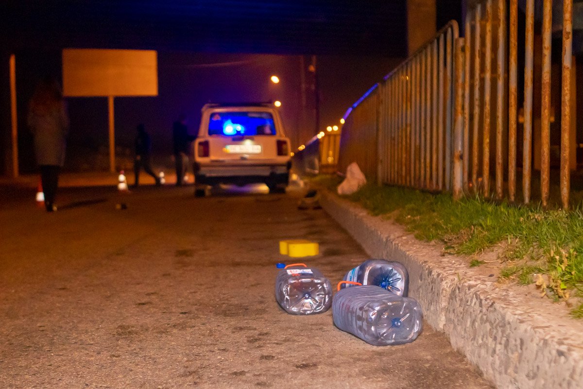 ЧП случилось в направлении движения в сторону Кайдакского моста ЧП случилось в направлении движения в сторону Кайдакского моста