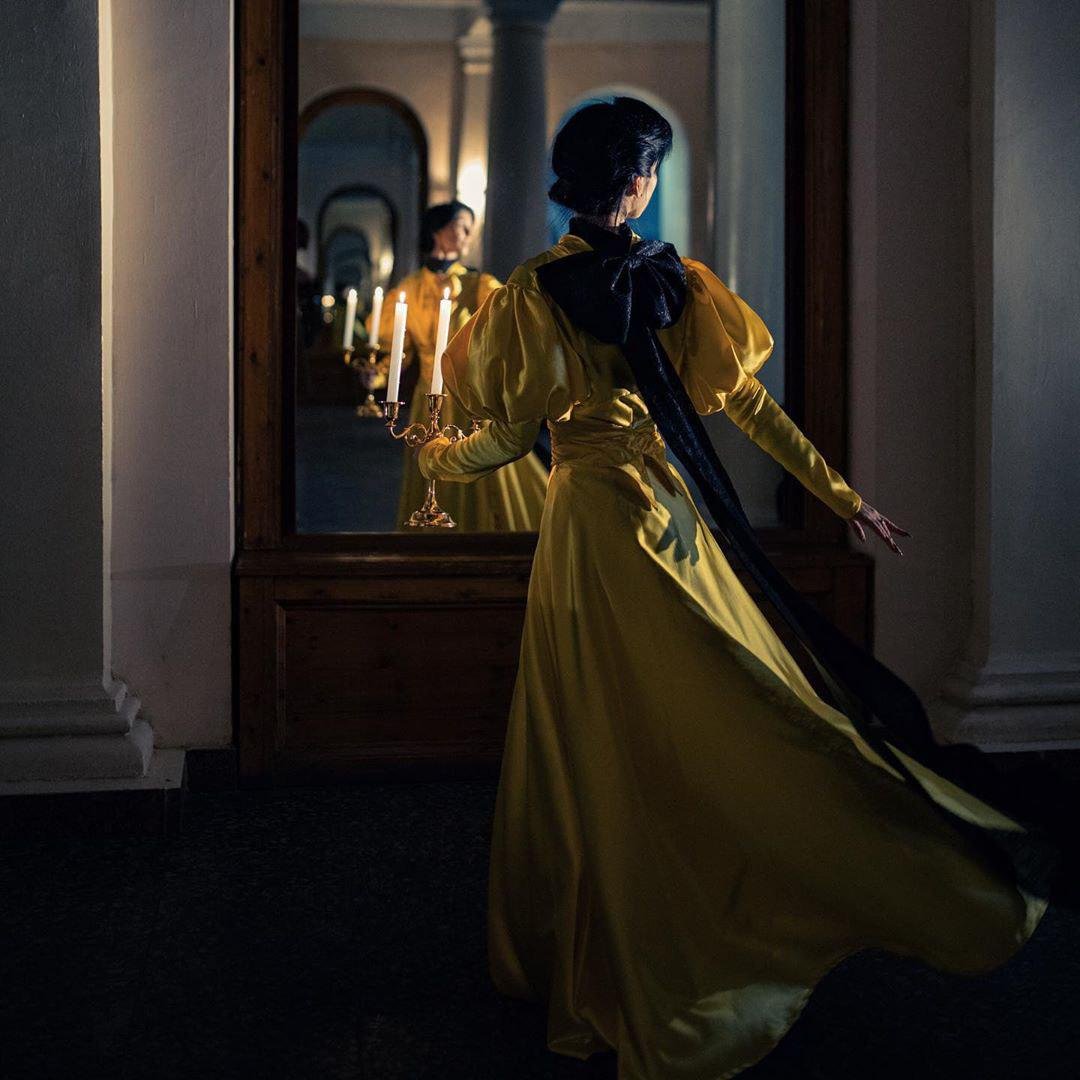 Во Дворце студентов в Днепре сняли мистический косплей на фильм "Багровый пик" 2