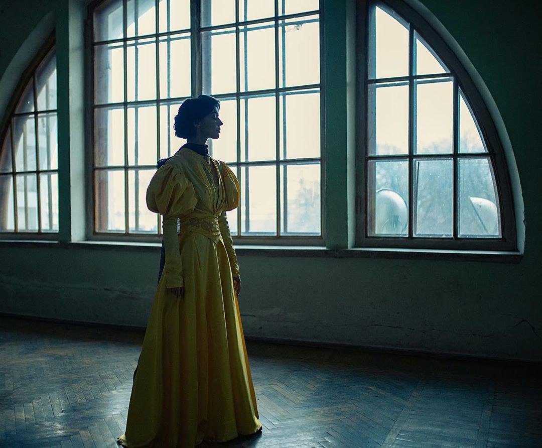 Во Дворце студентов в Днепре сняли мистический косплей на фильм "Багровый пик" 11