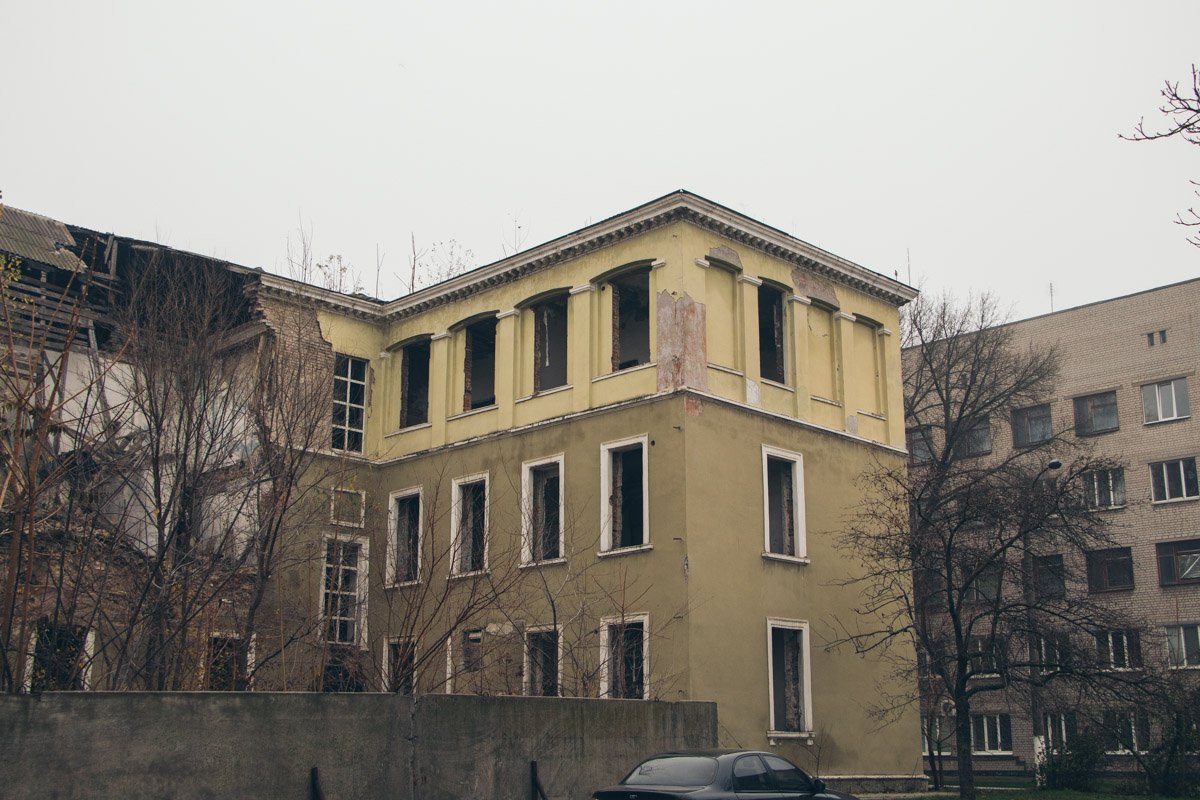 Когда-то тут начинали реставрацию Когда-то тут начинали реставрацию