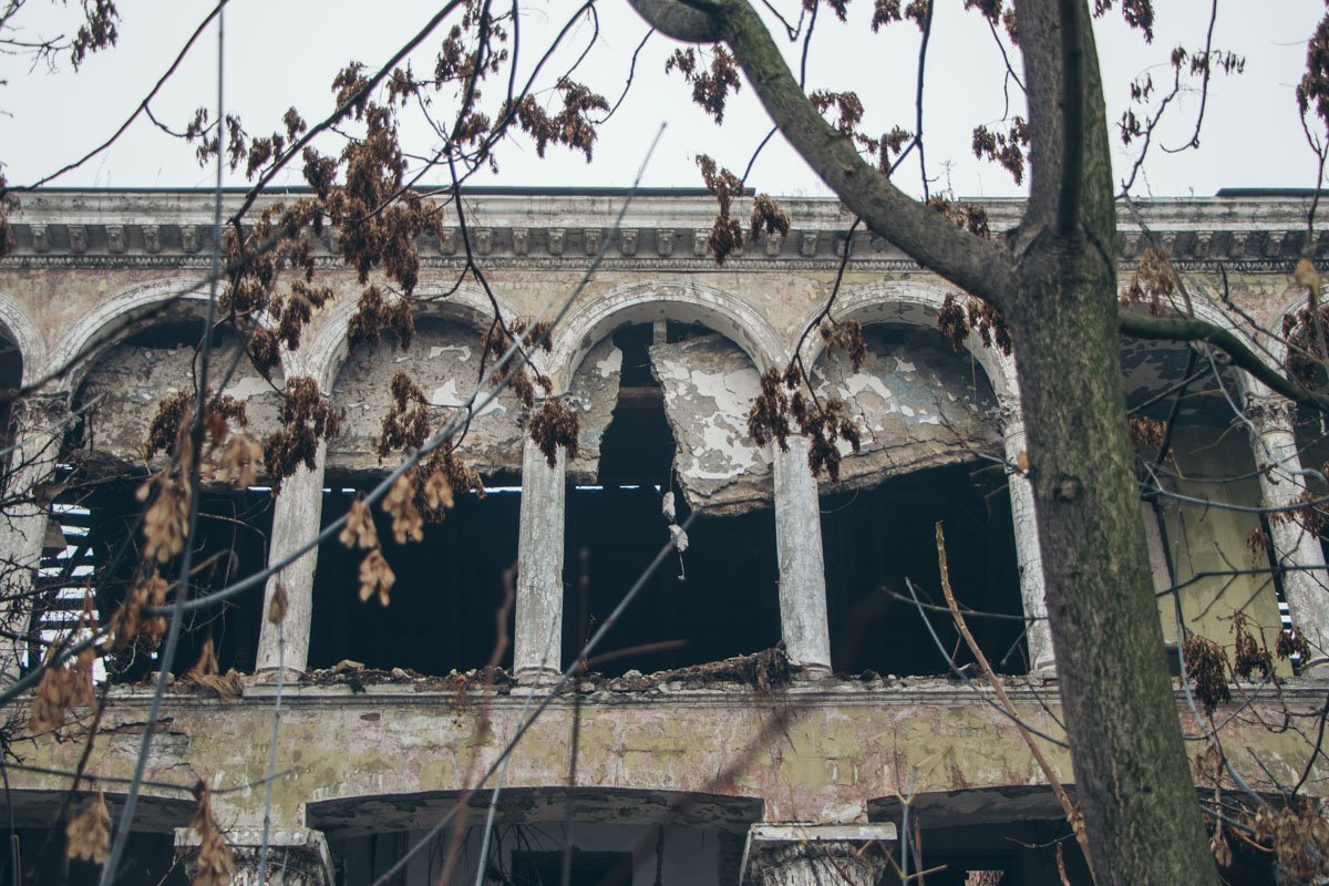 Это здание могли привести в порядок Это здание могли привести в порядок