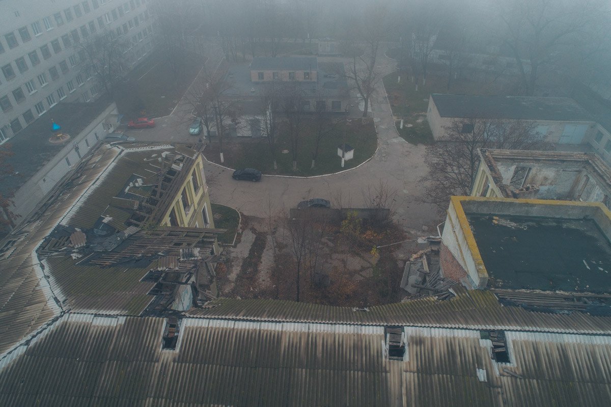 Рядом также находится церковь Рядом также находится церковь