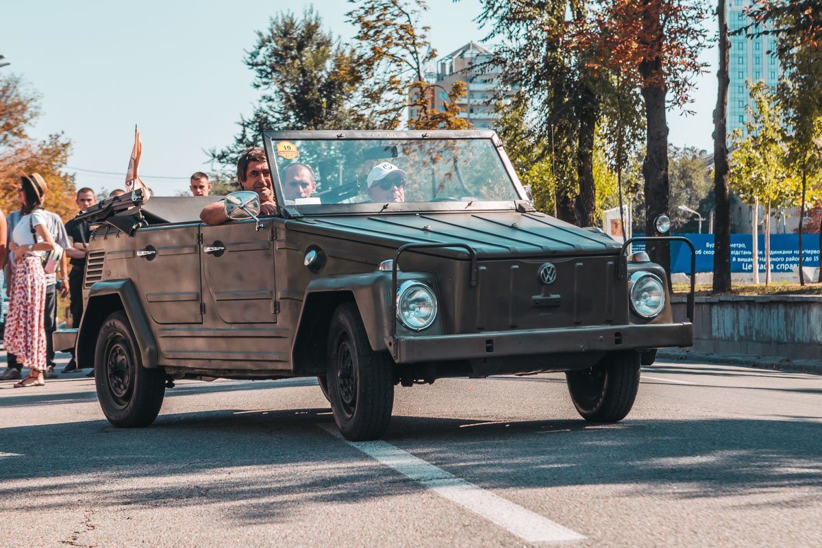 Выставка уникальных моделей ретро-авто