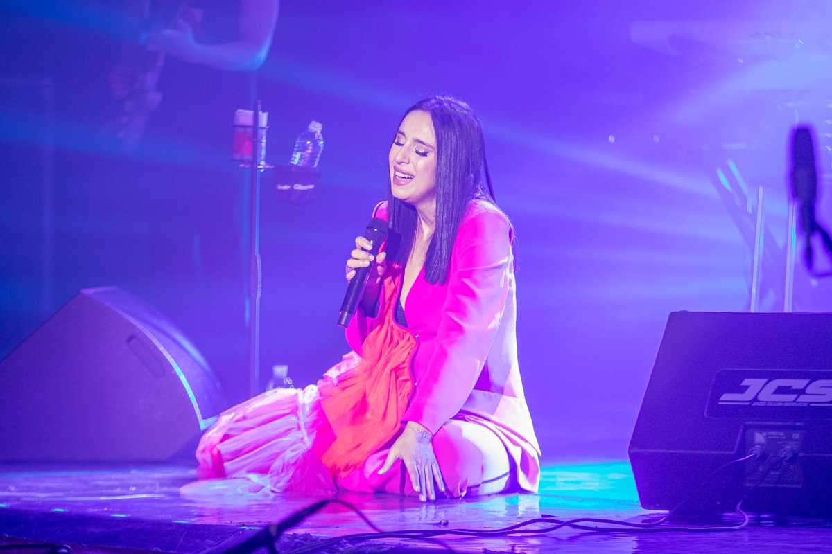 Исполнила песню 1944 Исполнила песню 1944