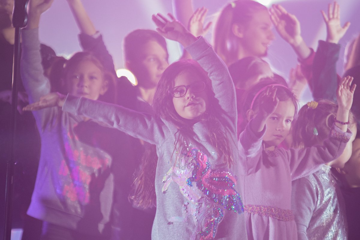 Джамала звала на сцену детей Джамала звала на сцену детей