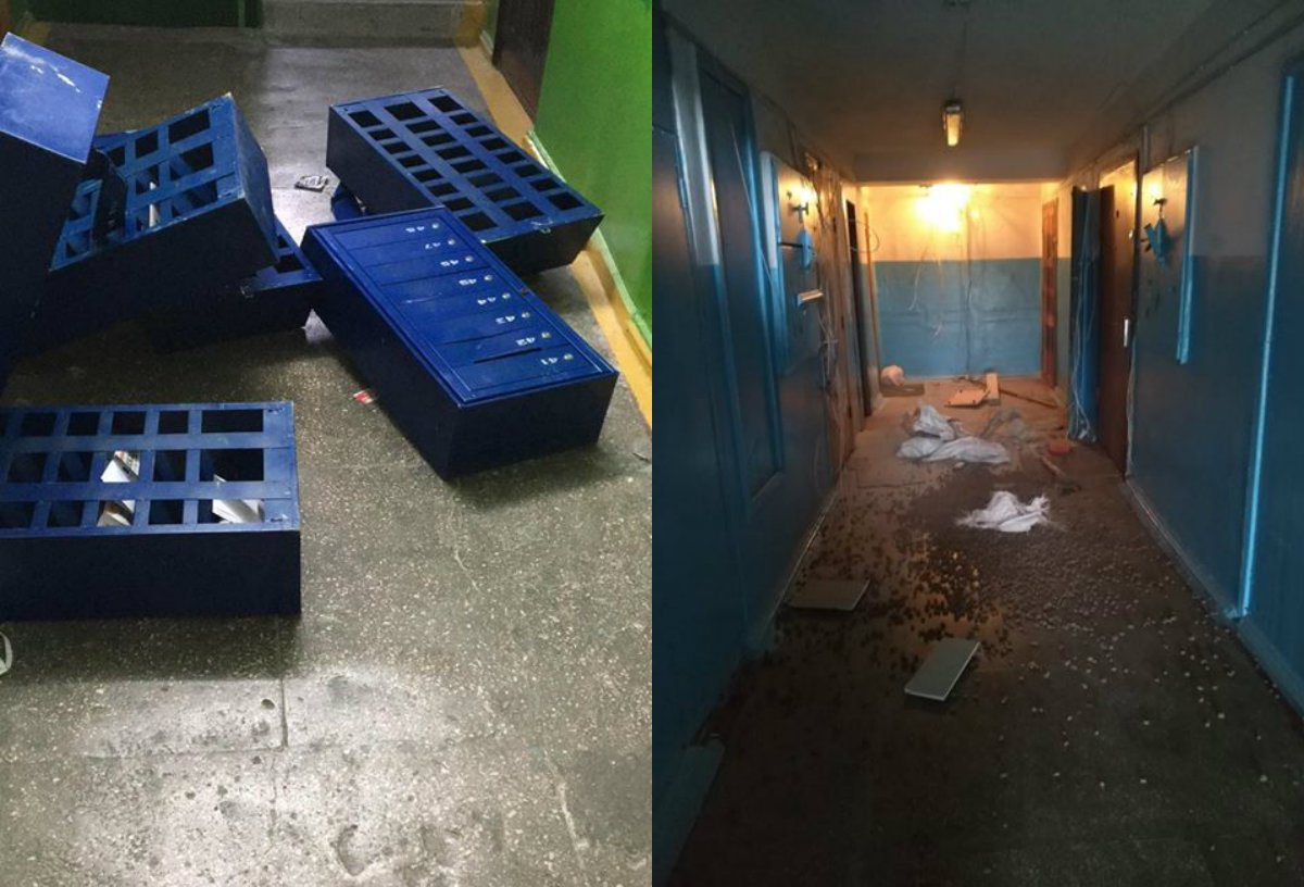 Кроме этого, дебошир посрывал почтовые ящики и разбросал содержимое мешков, которые стояли в тамбуре Кроме этого, дебошир посрывал почтовые ящики и разбросал содержимое мешков, которые стояли в тамбуре