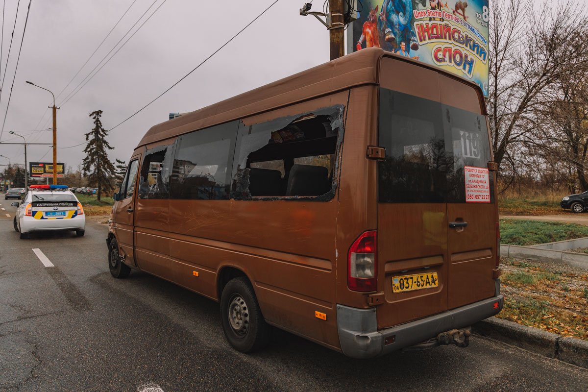 Разбиты стекла у 119-й маршрутки