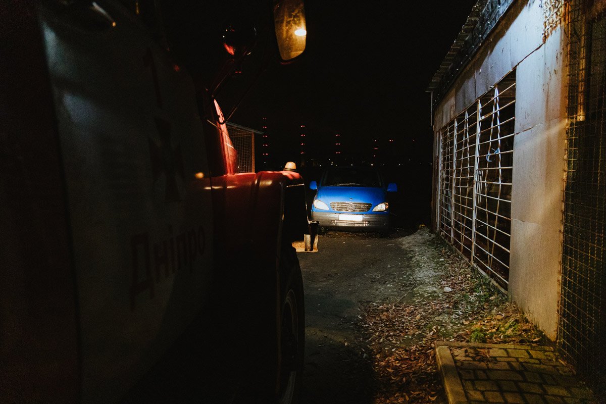 Недалеко от Южного моста в Днепре утонул Mercedes Vito Недалеко от Южного моста в Днепре утонул Mercedes Vito