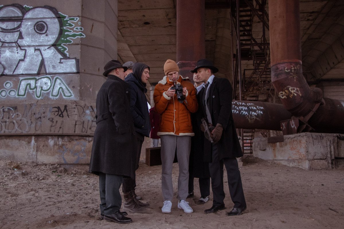 Проверяют качество работ Проверяют качество работ