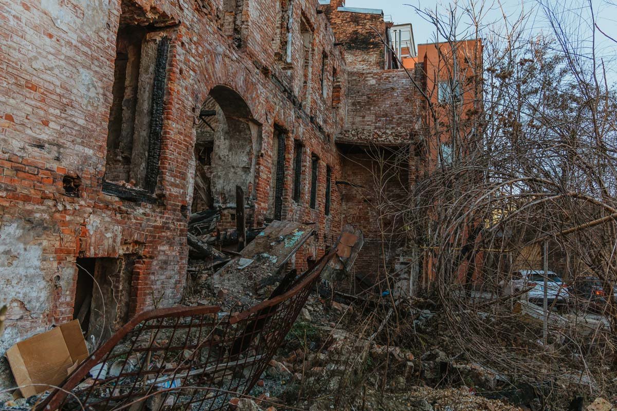 Здание заняли бездомные