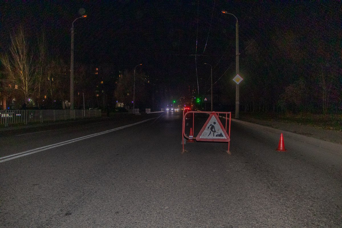 На Набережной Победы в Днепре на Mitsubishi рухнули провода 1