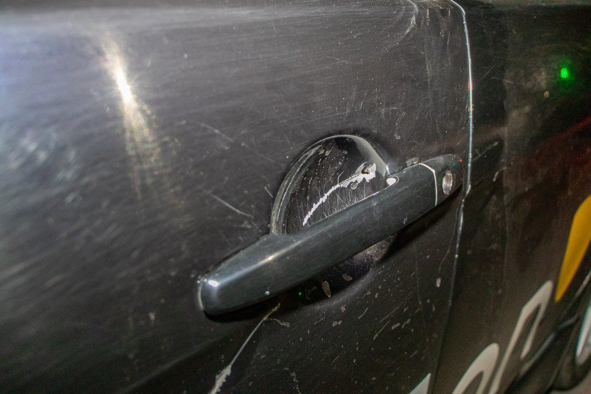 На Набережной Победы в Днепре на Mitsubishi рухнули провода 3