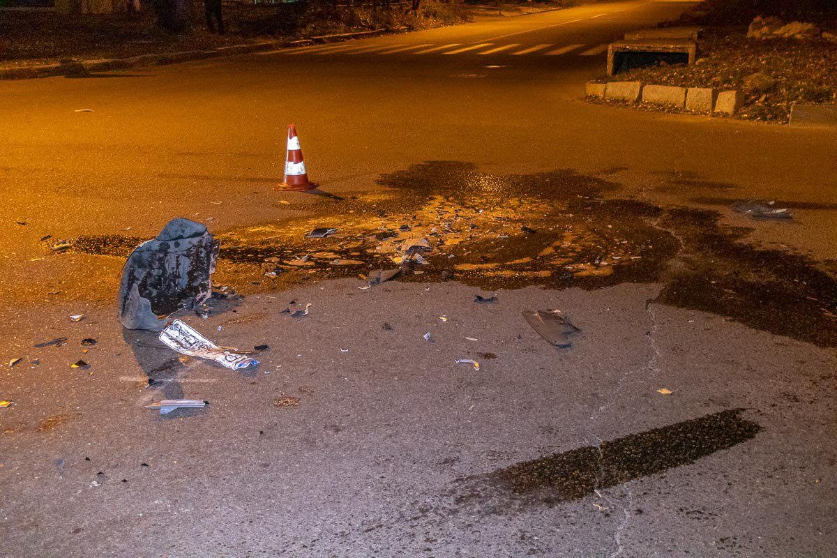 ДТП на перекрестке Антоновича и Надежды Алексеенко ДТП на перекрестке Антоновича и Надежды Алексеенко