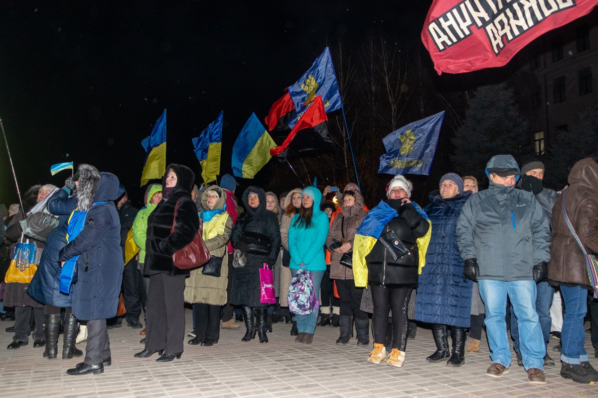 Акция началась в 19:00, так что на нее смогли приехать даже после работы