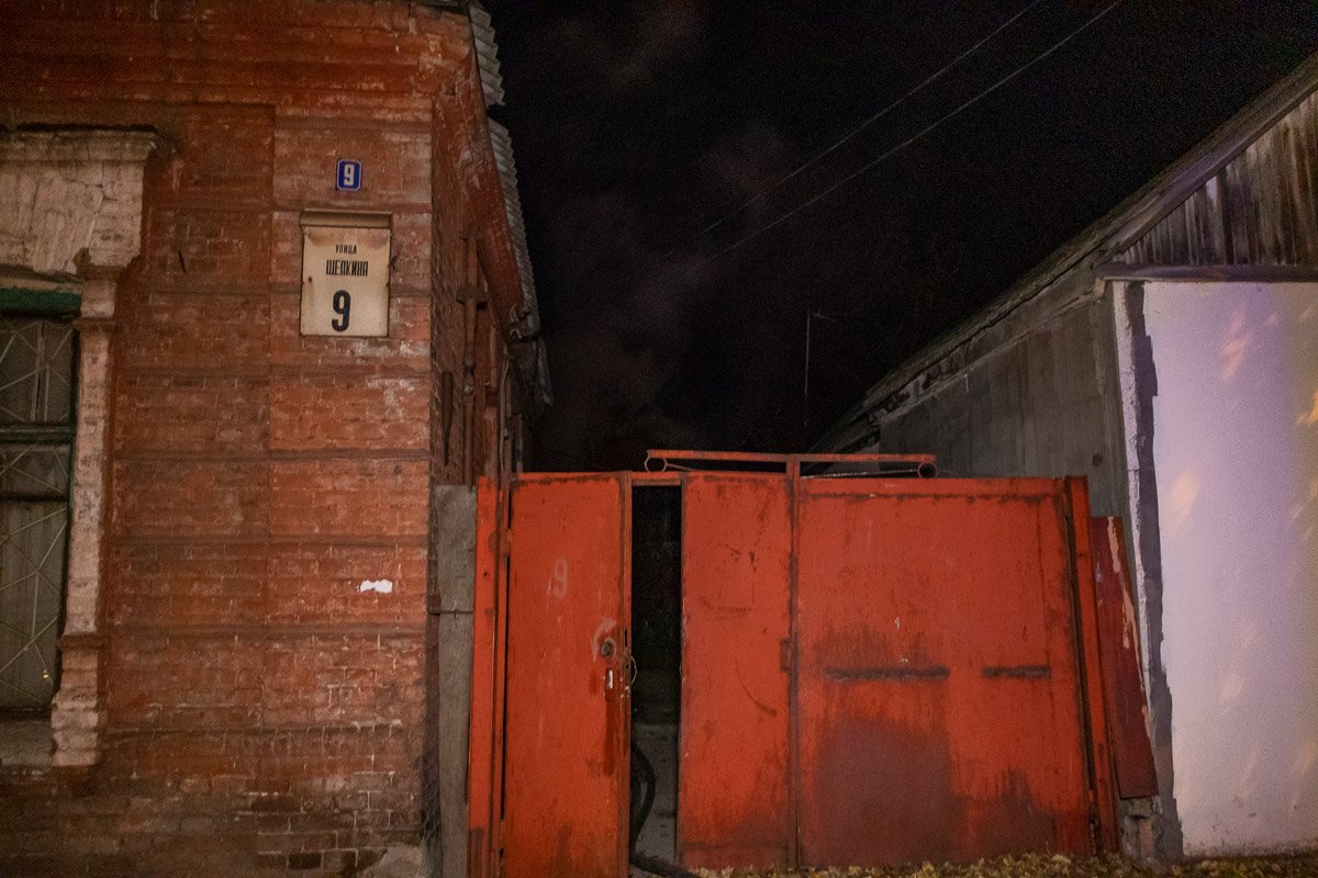 На улице Щепкина начался в здании, расположенном недалеко от ресторана Sultan На улице Щепкина начался в здании, расположенном недалеко от ресторана Sultan