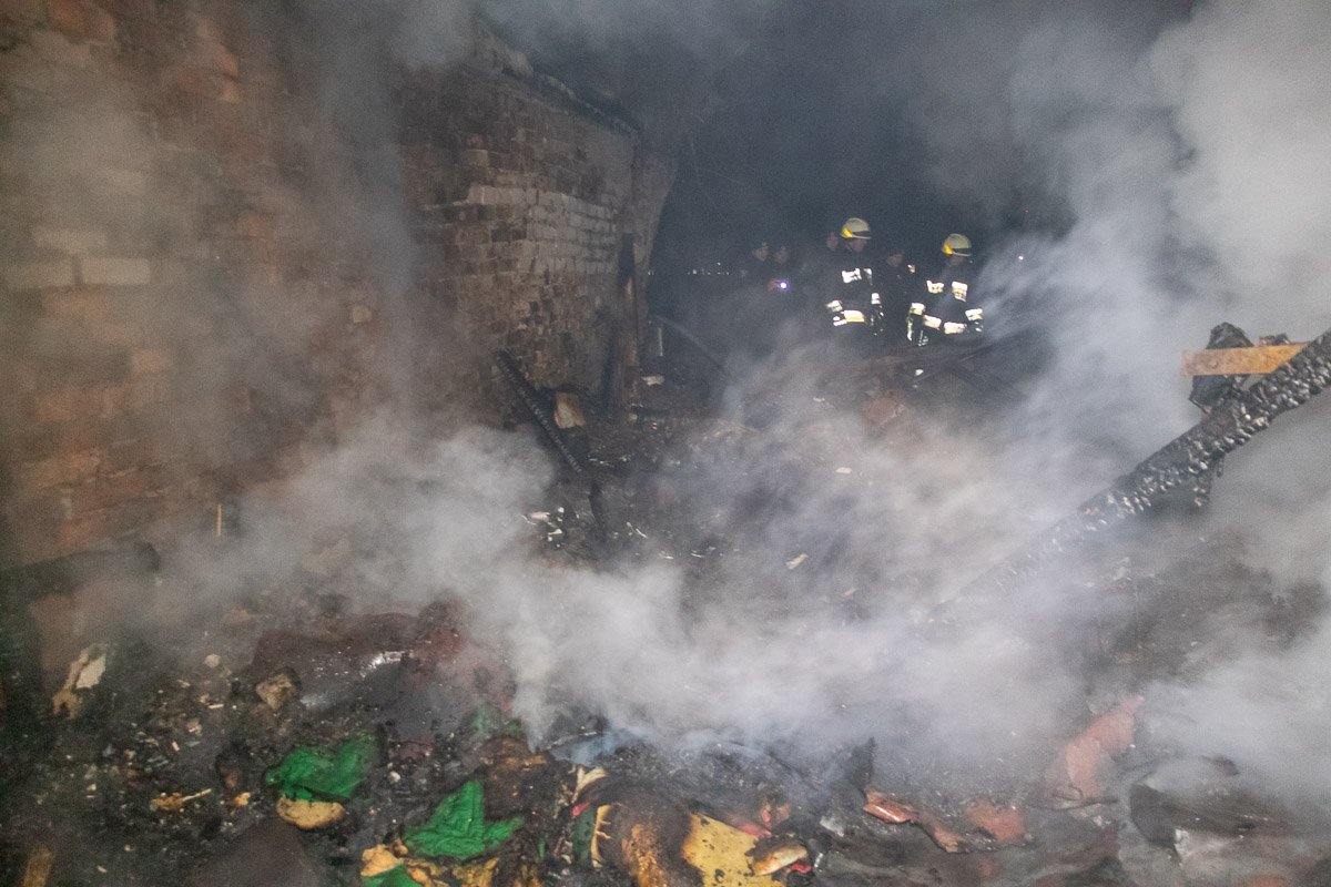 Известно, что пожар начался в нежилом одноэтажном здании Известно, что пожар начался в нежилом одноэтажном здании