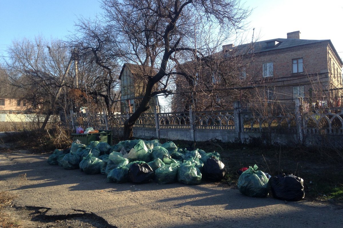 Пересечение улиц Ахматовой и проспекта Металлургов Пересечение улиц Ахматовой и проспекта Металлургов