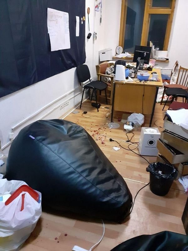 Злоумышленники действовали в балаклавах Злоумышленники действовали в балаклавах