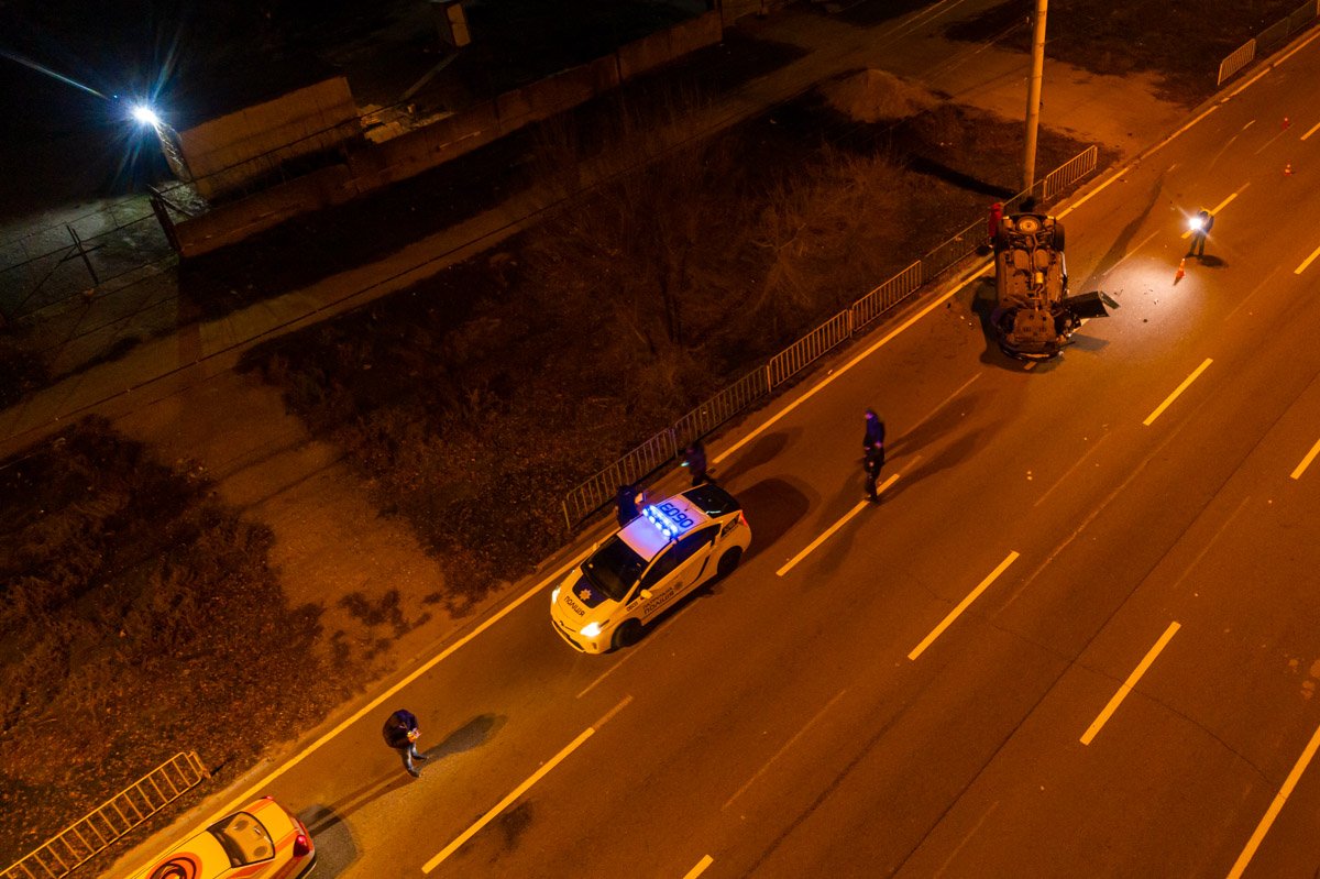 Сейчас патрульные опрашивают водителя и выясняют все детали случившегося