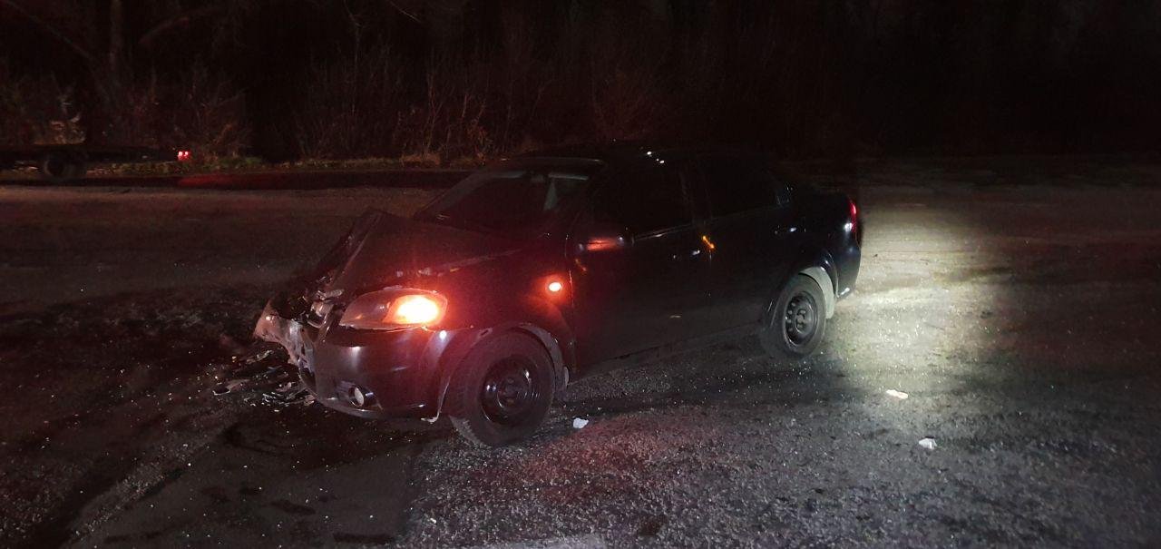 Удар оказался настолько сильным, что травмы получили двое человек Удар оказался настолько сильным, что травмы получили двое человек