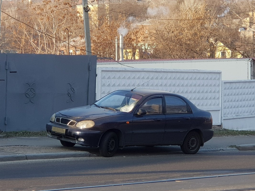 ребенок переходил дорогу рядом с пешеходным переходом ребенок переходил дорогу рядом с пешеходным переходом