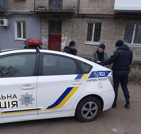 При себе у них было достаточно много денег, телефоны и украшения При себе у них было достаточно много денег, телефоны и украшения