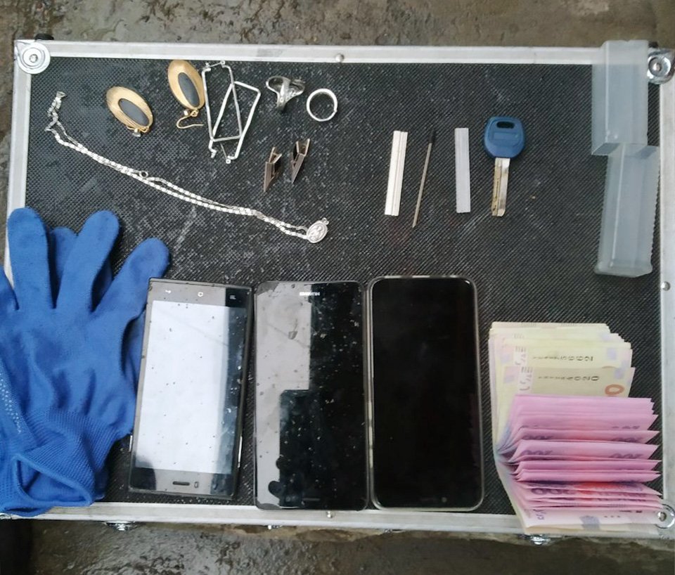 На месте работала следственно-оперативная группа  На месте работала следственно-оперативная группа