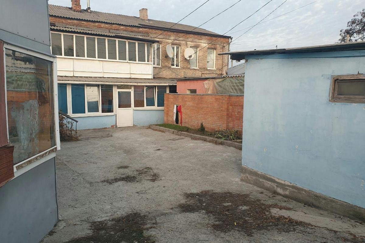 Осознав, что попался на глаза хозяина, злоумышленник забежал в подъезд дома и закрылся в квартире Осознав, что попался на глаза хозяина, злоумышленник забежал в подъезд дома и закрылся в квартире