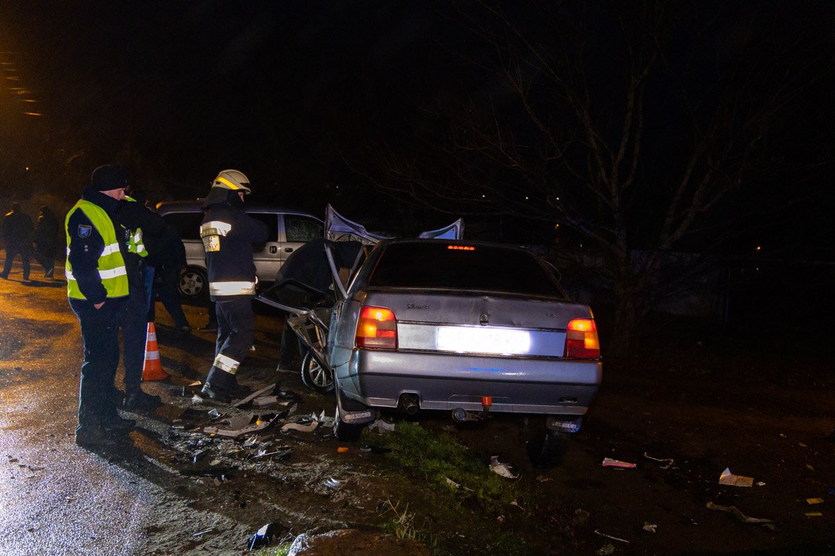 Несмотря на серьезность ситуации, оба водителя остались целыми Несмотря на серьезность ситуации, оба водителя остались целыми