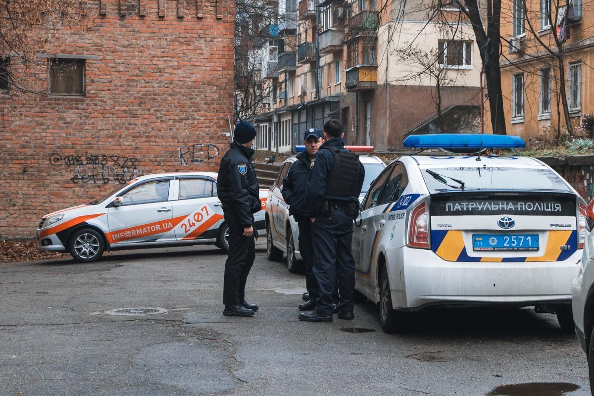 Мужчина залез в чужую квартиру и явно не ожидал встретить там хозяина Мужчина залез в чужую квартиру и явно не ожидал встретить там хозяина