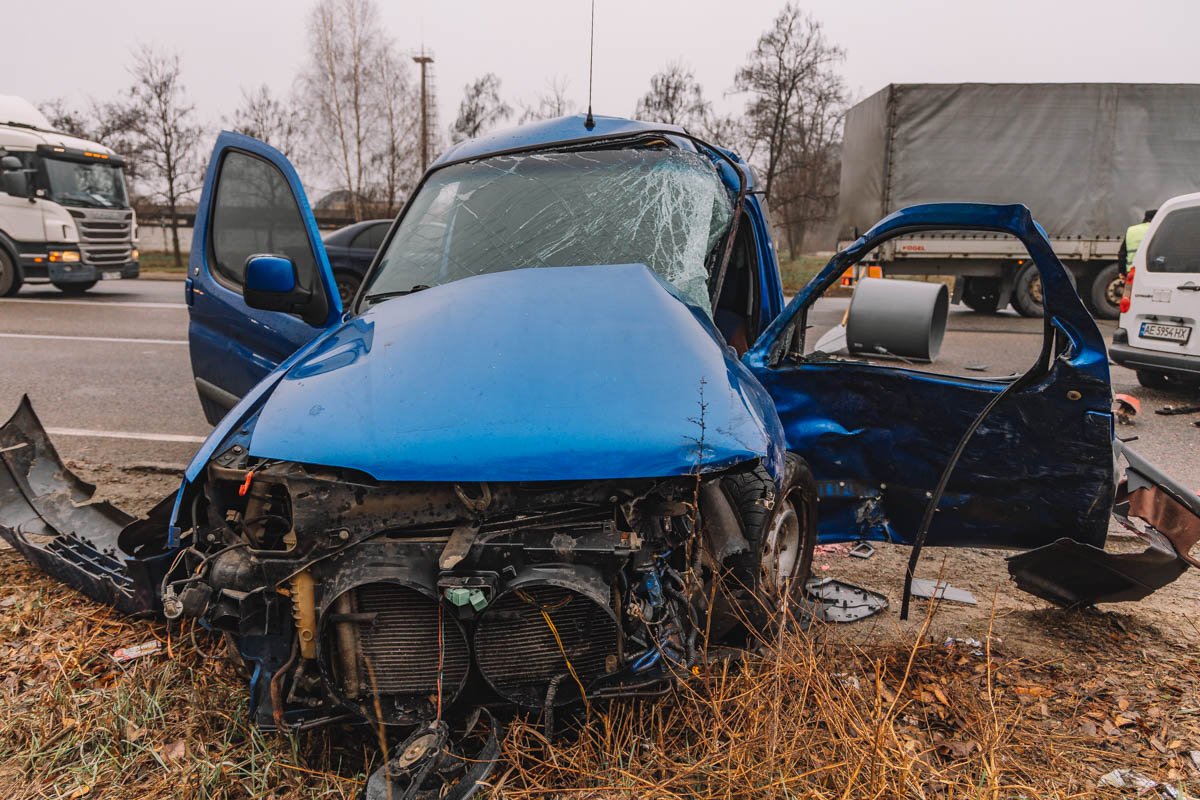 Грузовик буквально протаранил Citroen