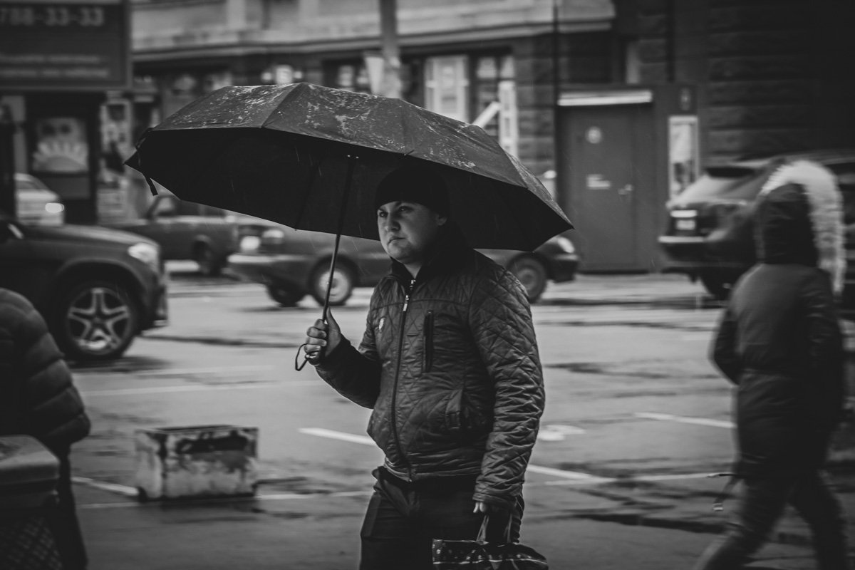 Я ищу тебя в каждом встречном, В отражении всех зеркал. Я ищу тебя в каждом встречном, В отражении всех зеркал.