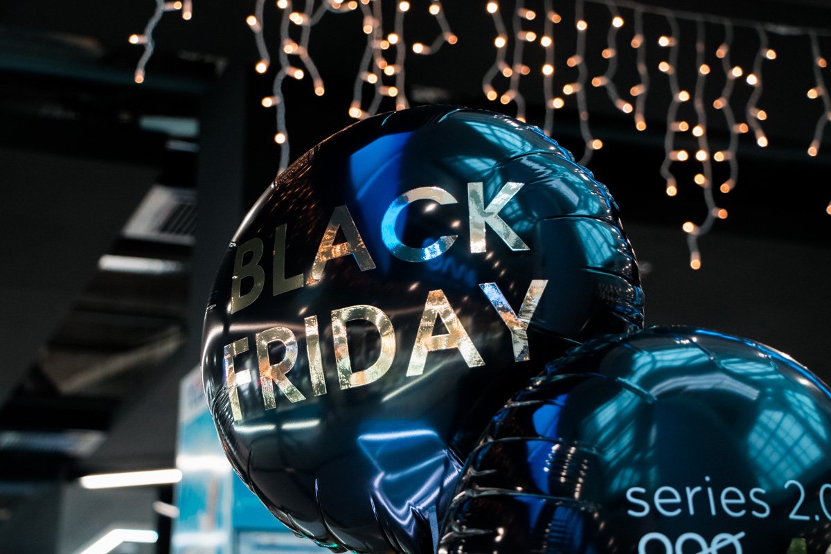 Все оформлено в атрибутике праздника