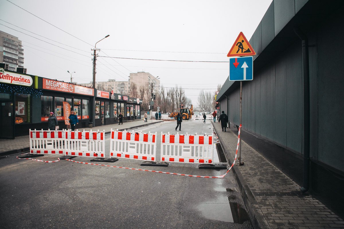 Участок немедленно перекрыли, чтобы туда никто не угодил Участок немедленно перекрыли, чтобы туда никто не угодил