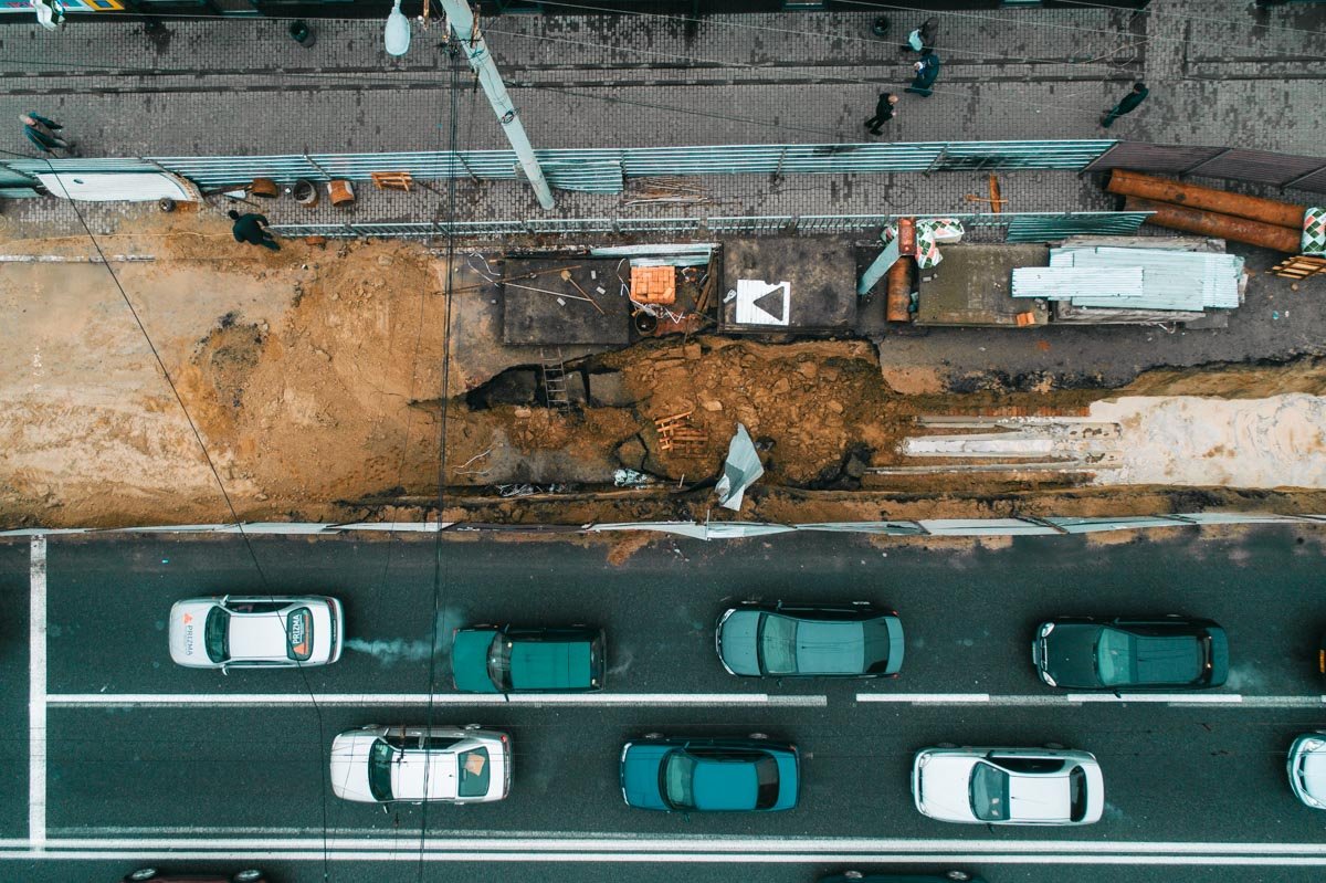 Сейчас яма стала больше, в нее попала влага Сейчас яма стала больше, в нее попала влага