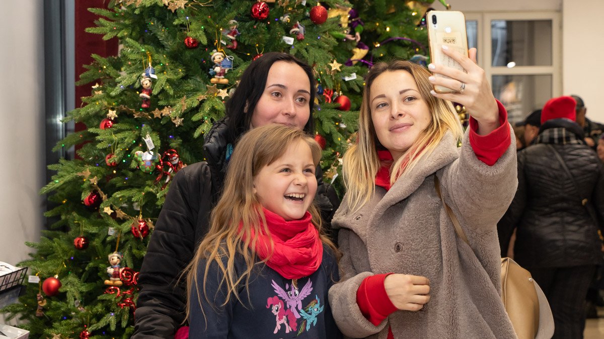 В Днепре открылась удивительная новогодняя ярмарка 1