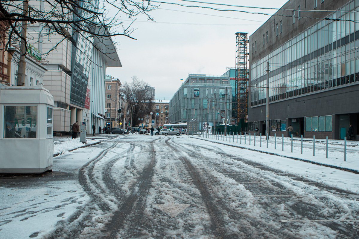 Снег быстро тает